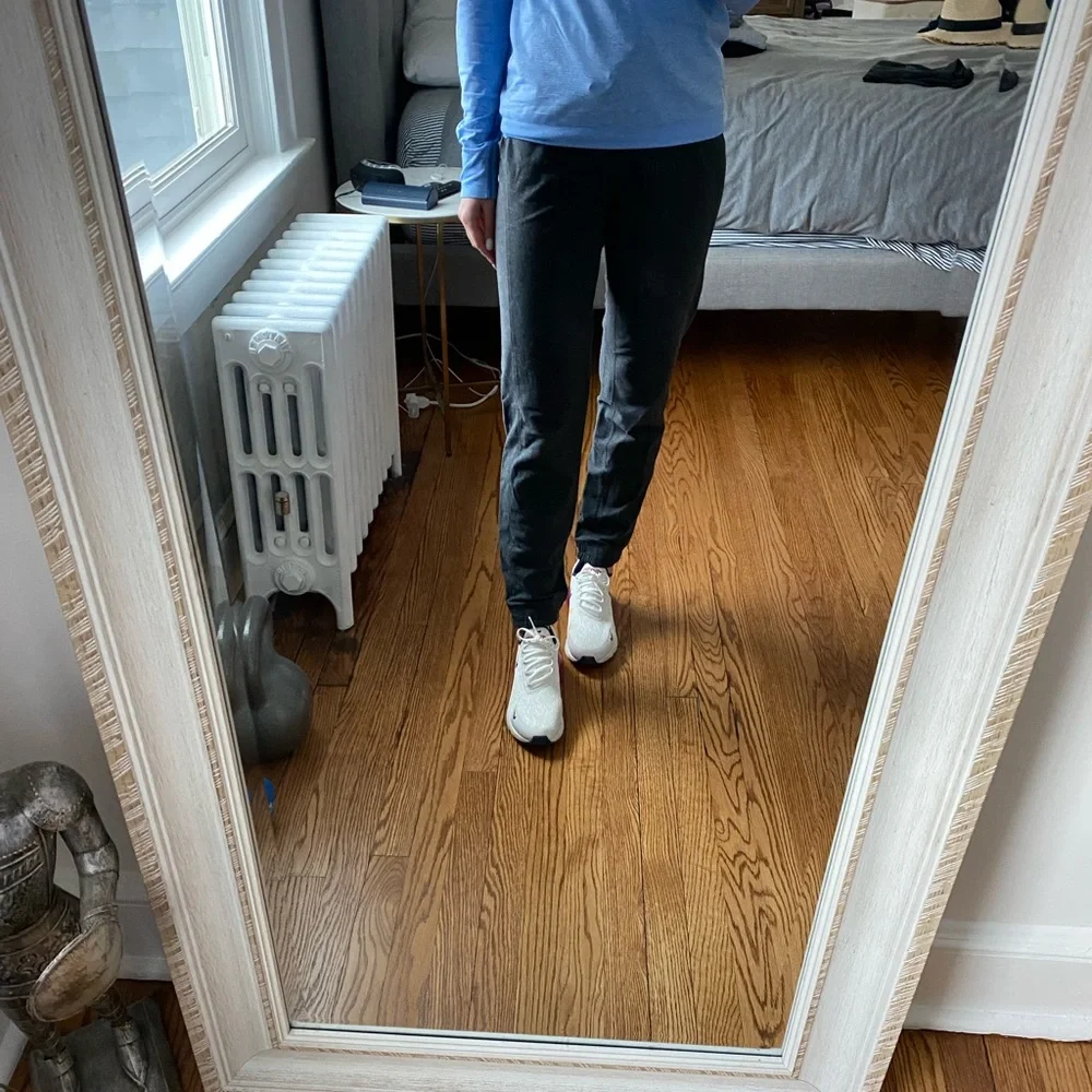 Lululemon Joggers - Picture 4 of 4